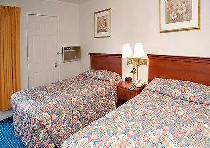 Econo Lodge Inn & Suites Shelburne Kamer foto