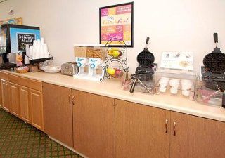 Econo Lodge Inn & Suites Shelburne Buitenkant foto