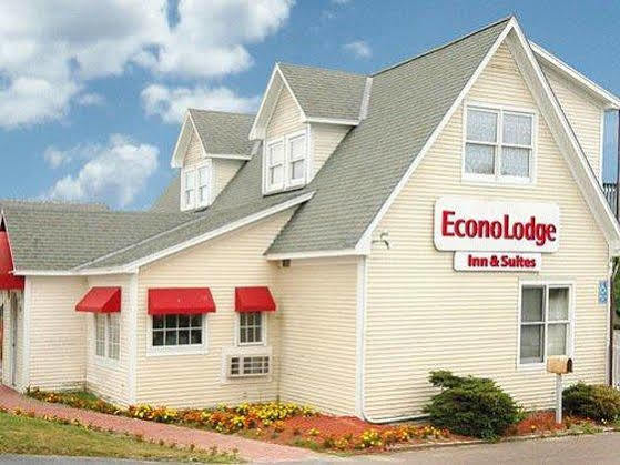 Econo Lodge Inn & Suites Shelburne Buitenkant foto